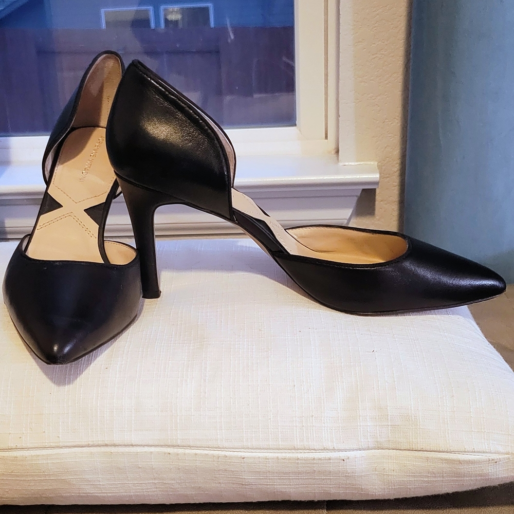 Adrienne Vittadini Black Pointed Toe Heels